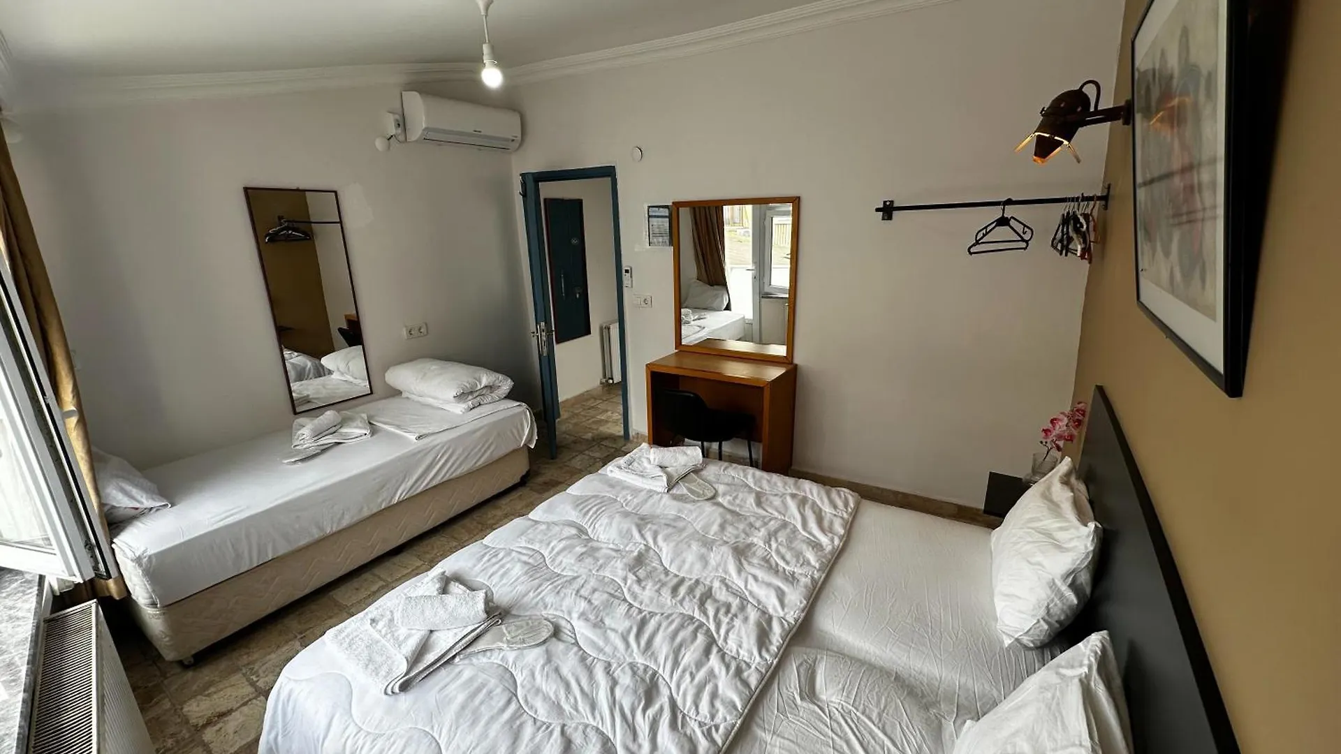 Taksim Holiday Inn Suite Istanbul 0*,